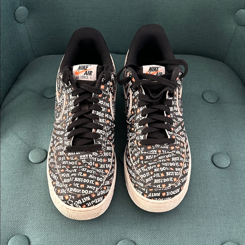 Nike Black and White 'Just Do It' Sneakers